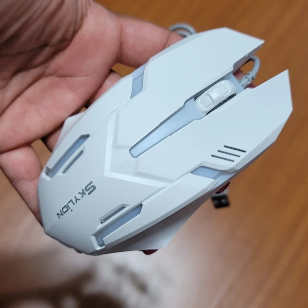 Skylion White Gaming Mouse With L.E.D Lights